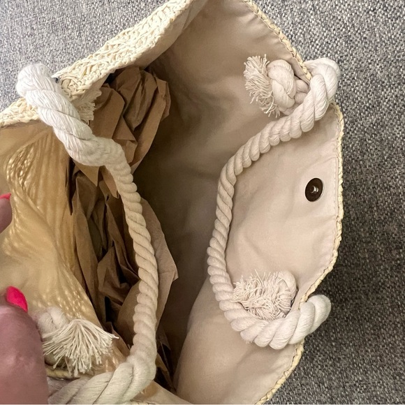 Cat & Jack Beach Straw Bag Rope Handle with Pom Poms New with Tags - Picture 3 of 4